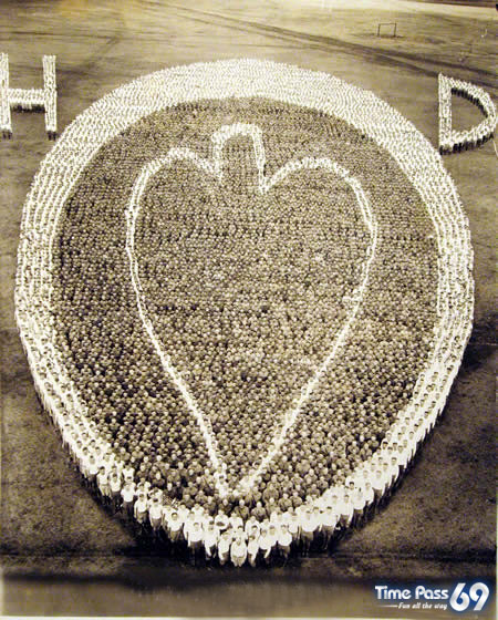 15 Extraordinary Mass Human Formations