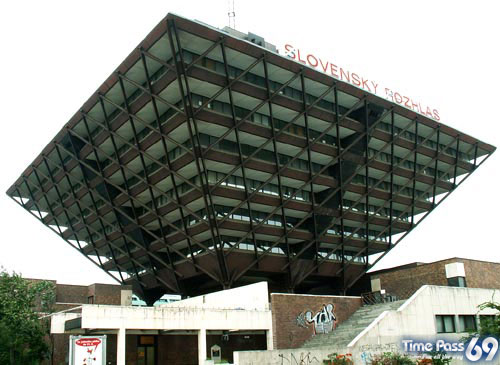 Giant Piano Building