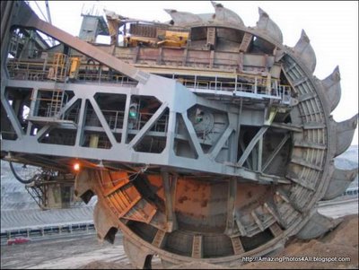 Largest Earth Mover in the World