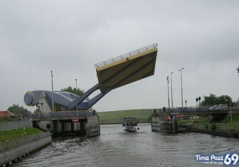 Flying Bridge  Amazing Bridge in Netherlands