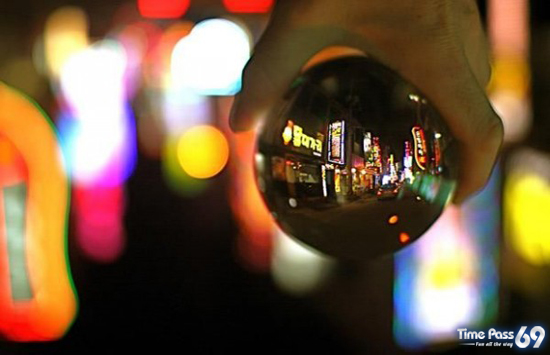 Looking Through The Crystal Ball  Amazing Photos