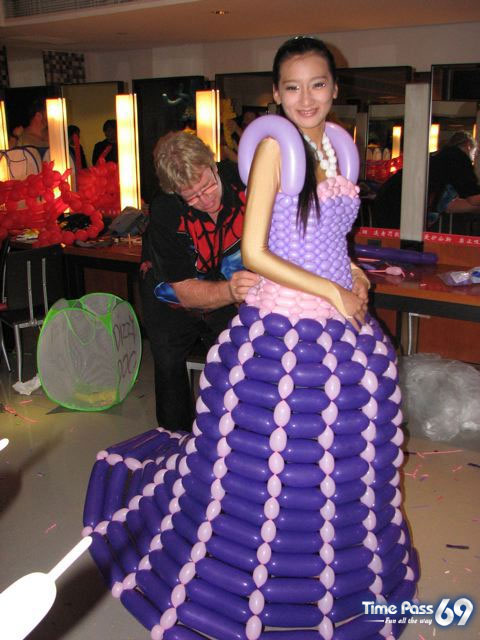 Balloon Twisting - Amazing Art