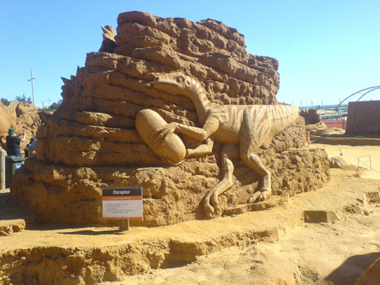 Creative Dinosaurs Sand Sculptures