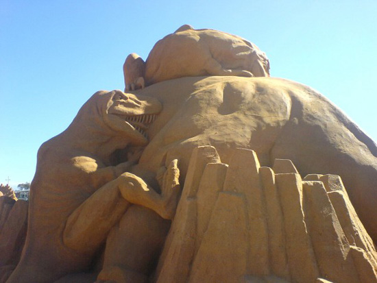 Creative Dinosaurs Sand Sculptures