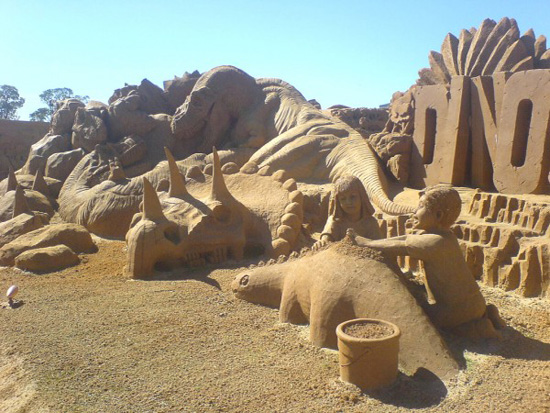 Creative Dinosaurs Sand Sculptures