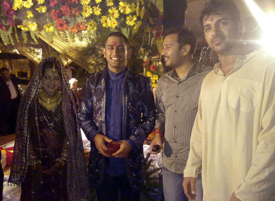 Mahendra Singh Dhoni Wedding Photos - Dhoni And Sakshi Singh Rawat Marriage