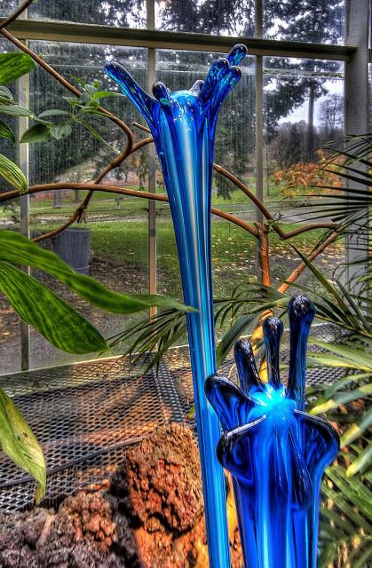 Beautiful Flowers Art Made Out of Glass