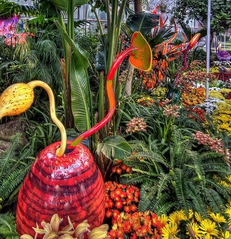 Beautiful Flowers Art Made Out of Glass