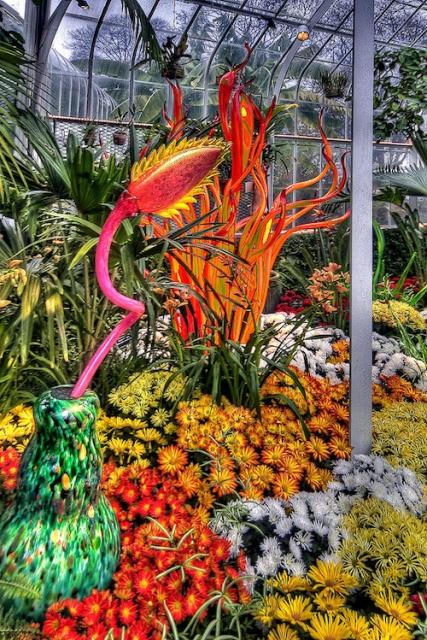 Beautiful Flowers Art Made Out of Glass
