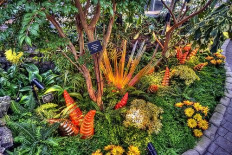 Beautiful Flowers Art Made Out of Glass