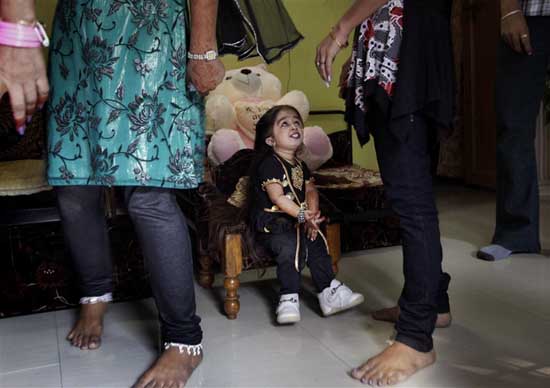 Worlds Shortest Woman Jyoti Amge is Only 24.7 Inches Tall