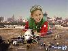 Giant People 15 Amusing Photoshopped Pictures