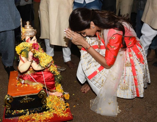 Bollywood celebrities bid farewell to Ganesha
