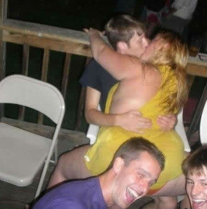 10 Public Displays Of Affection That'll Make You Hate Love