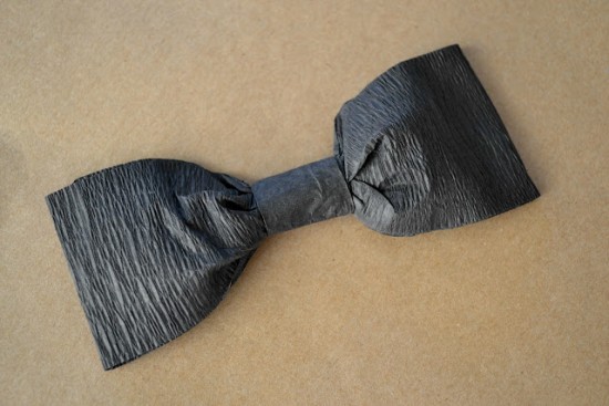 10 Simple DIY Holiday Gift Bows And Wrapping Ideas From Everyday Materials 