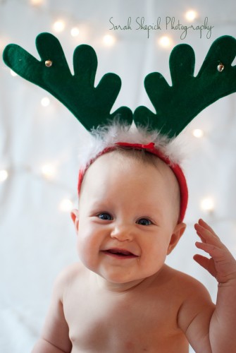 Babies Who Showed Off Their Festive Spirit In Their First Christmas Photo Shoot