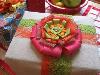 10 Simple DIY Holiday Gift Bows And Wrapping Ideas From Everyday Materials 