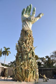 Weird and unusual artworks  worlds most bizarre statues and sculptures Strange Sculptures Around The Worl