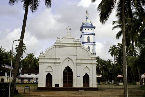 12 Of The Most Beautiful & Oldest Churches In India