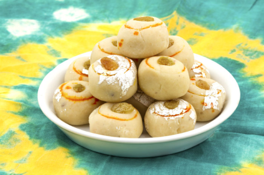 Kuch meetha ho jaaye.. 10 desi sweets that redefine desserts!