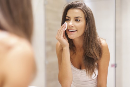 7 Tips To Make Sure Youre Removing Your Makeup The Right Way
