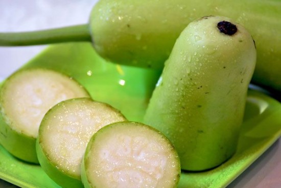 8 Beauty Benefits Of Bottle Gourd Juice That Can Make Your Skin Look Younger