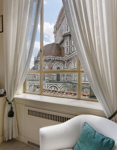 10 hotel rooms with fabulous views around the world
